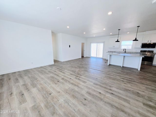 33016 W Cambridge Avenue, Tonopah, AZ 85354