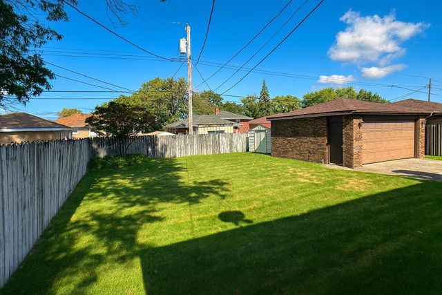 3631 Manor Drive, Highland, IN 46322