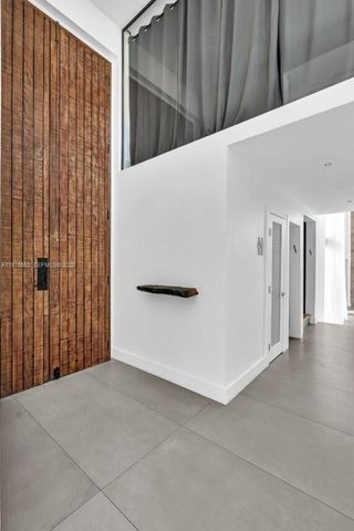 19801 NE 23rd Ave, Miami, FL 33180