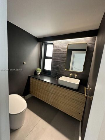 19801 NE 23rd Ave, Miami, FL 33180