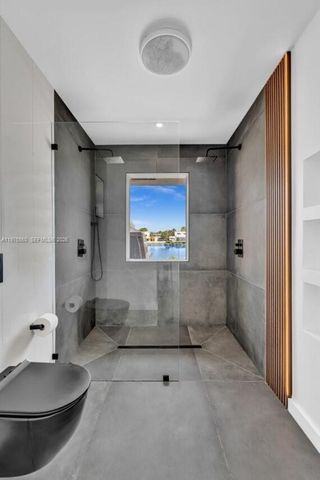 19801 NE 23rd Ave, Miami, FL 33180