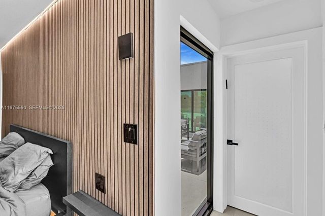 19801 NE 23rd Ave, Miami, FL 33180