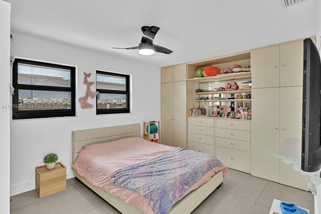 19801 NE 23rd Ave, Miami, FL 33180