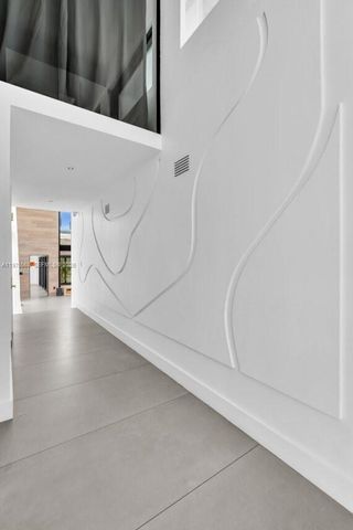 19801 NE 23rd Ave, Miami, FL 33180