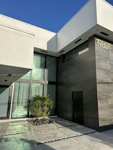 19801 NE 23rd Ave, Miami, FL 33180