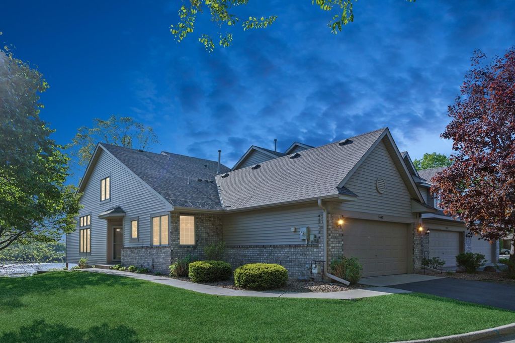 3662 Pond View Point, Eagan, MN 55122