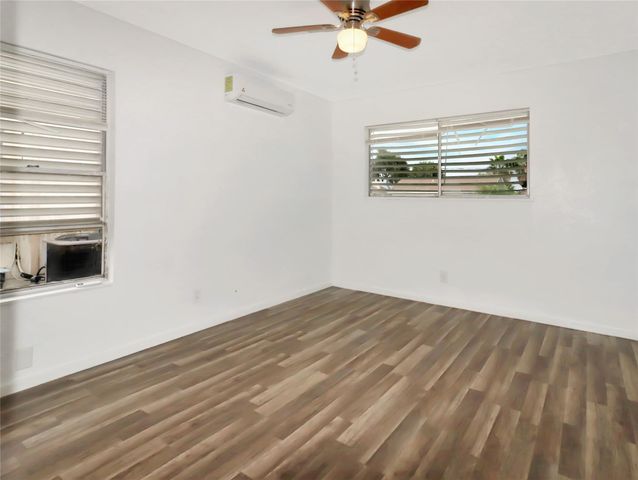 176 Barracuda Street, Bayou Vista, TX 77563