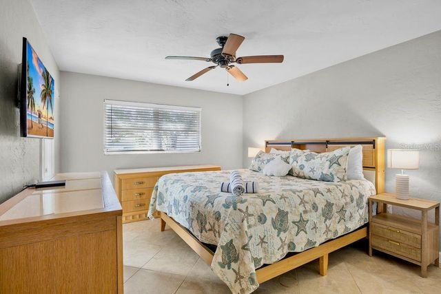 5830 MIDNIGHT PASS ROAD 107, Sarasota, FL 34242