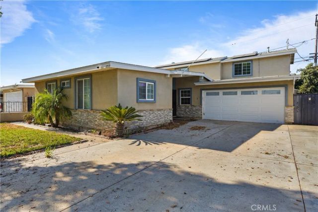 1733 Raymar Street, Santa Ana, CA 92703