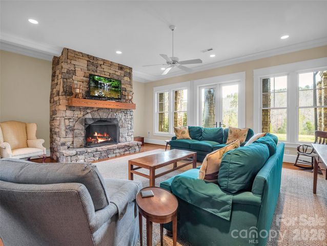 565 Chestertown Drive, Mill Spring, NC 28756