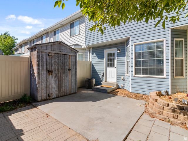 992 N INDEPENDENCE AVE, Provo, UT 84604