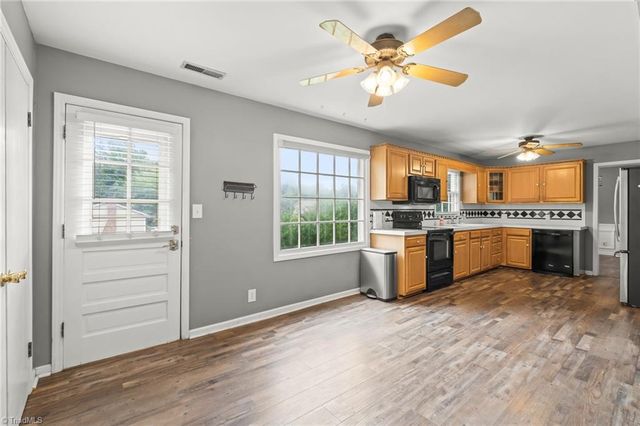2150 Storm Canyon Road, Winston-salem, NC 27106