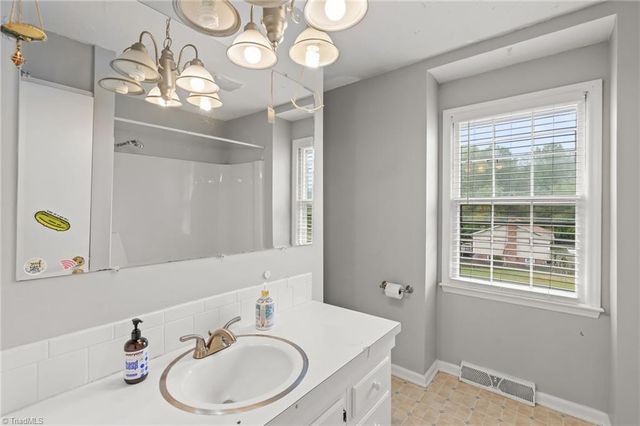 2150 Storm Canyon Road, Winston-salem, NC 27106