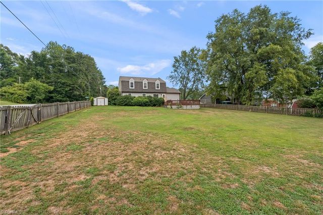 2150 Storm Canyon Road, Winston-salem, NC 27106
