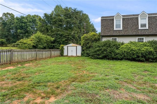 2150 Storm Canyon Road, Winston-salem, NC 27106