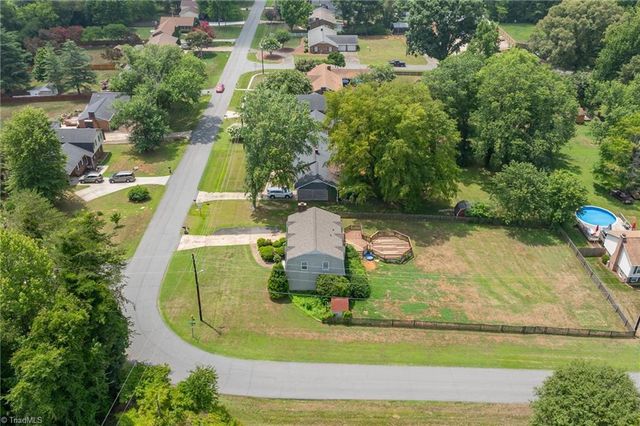 2150 Storm Canyon Road, Winston-salem, NC 27106