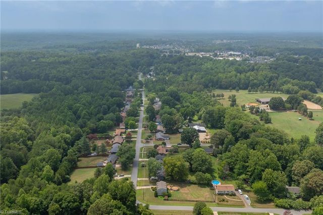2150 Storm Canyon Road, Winston-salem, NC 27106