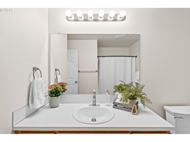 6009 Ne 35TH Cir, Vancouver, WA 98661