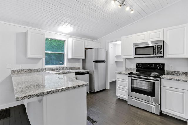 14447 W Lee Shore Drive, Willis, TX 77318