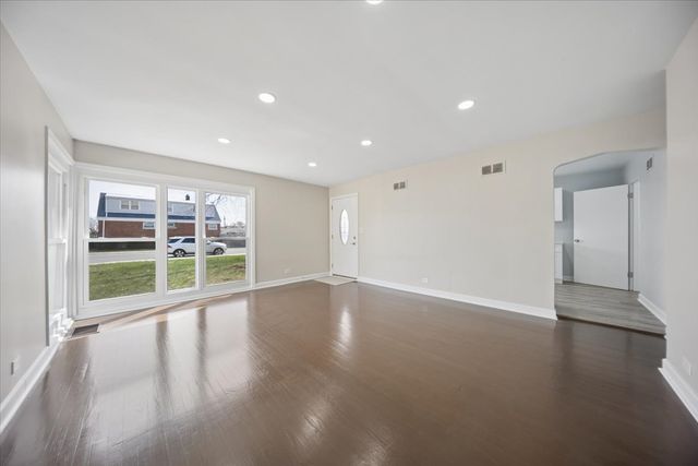 7732 S Springfield Avenue, Chicago, IL 60652