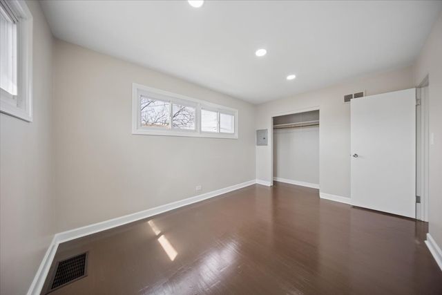 7732 S Springfield Avenue, Chicago, IL 60652