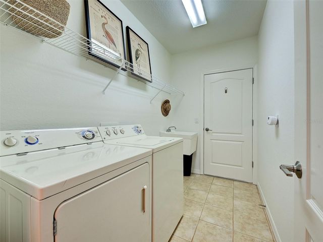 209 RECLINATA CIRCLE, Venice, FL 34292