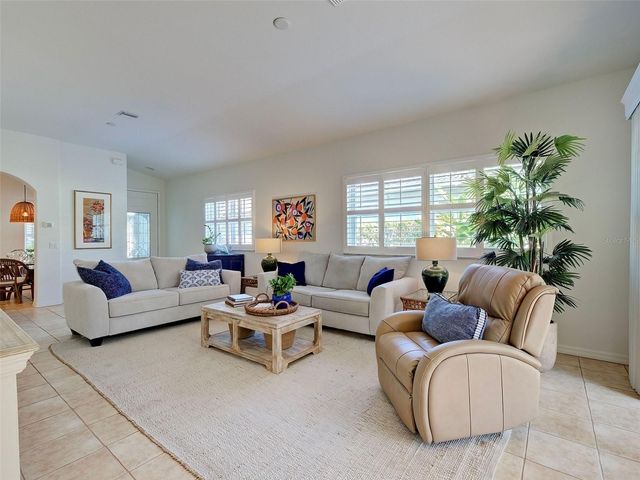 209 RECLINATA CIRCLE, Venice, FL 34292