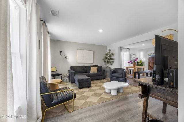 905 Walnut Street, Wilmington, NC 28401