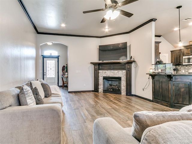 10056 SW 22nd Street, Yukon, OK 73099