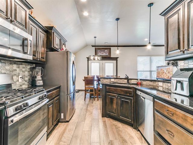 10056 SW 22nd Street, Yukon, OK 73099
