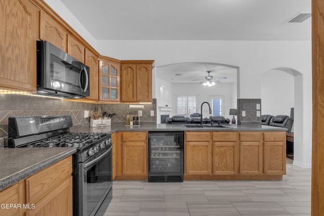 724 PASEO SERENO Drive, El Paso, TX 79928