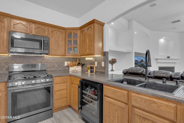 724 PASEO SERENO Drive, El Paso, TX 79928