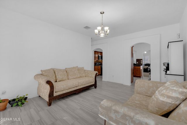 724 PASEO SERENO Drive, El Paso, TX 79928