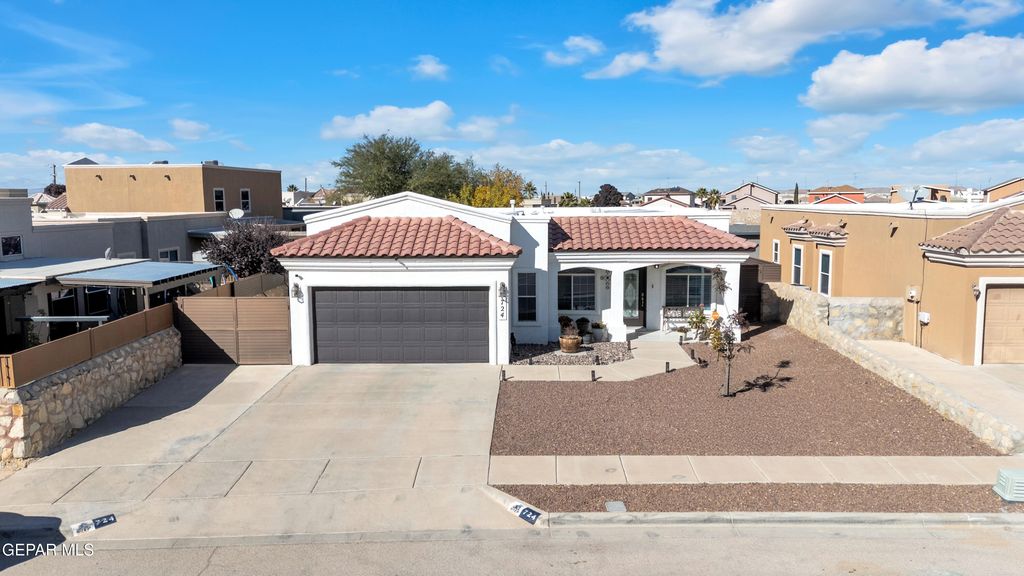 724 PASEO SERENO Drive, El Paso, TX 79928