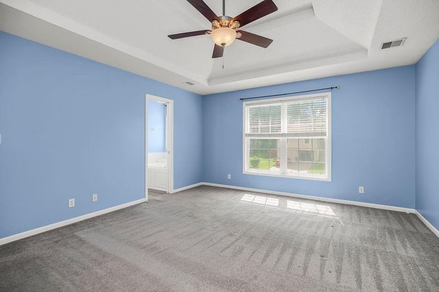701 SE James Circle, Lee's Summit, MO 64063