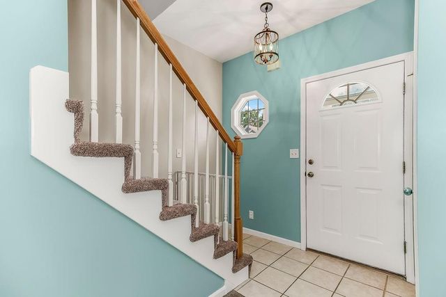 701 SE James Circle, Lee's Summit, MO 64063