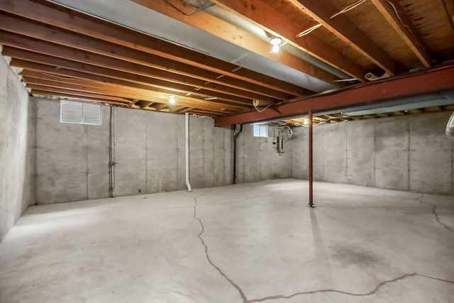 701 SE James Circle, Lee's Summit, MO 64063