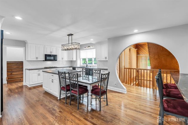 6 Deep Wood Lane, Colts Neck, NJ 07722