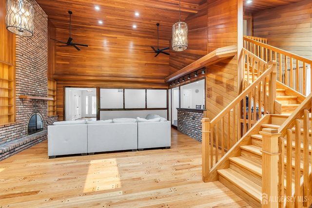 6 Deep Wood Lane, Colts Neck, NJ 07722