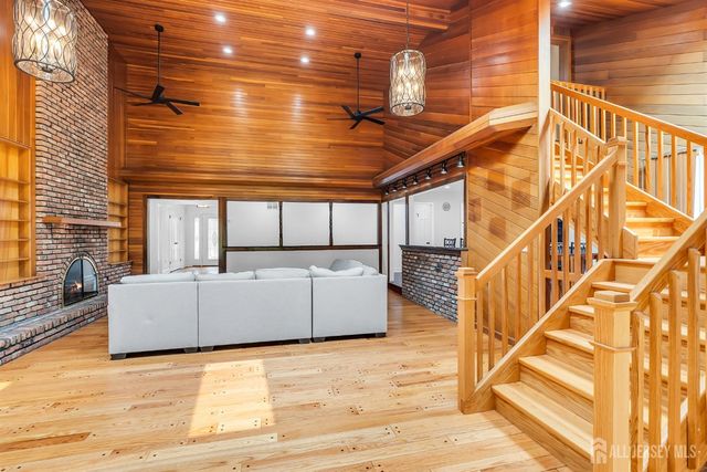 6 Deep Wood Lane, Colts Neck, NJ 07722