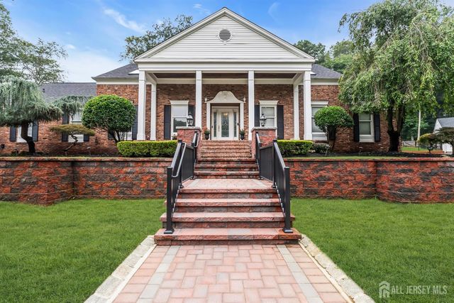 6 Deep Wood Lane, Colts Neck, NJ 07722