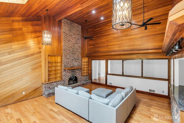 6 Deep Wood Lane, Colts Neck, NJ 07722