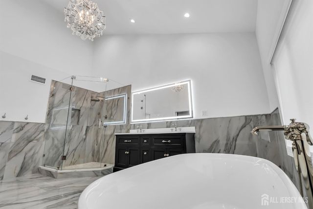6 Deep Wood Lane, Colts Neck, NJ 07722