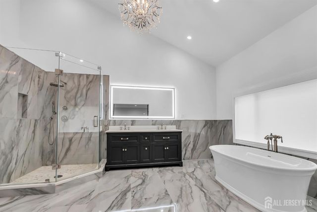 6 Deep Wood Lane, Colts Neck, NJ 07722