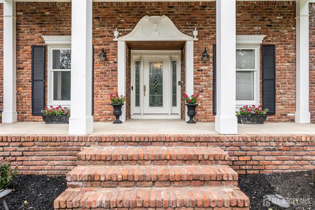 6 Deep Wood Lane, Colts Neck, NJ 07722