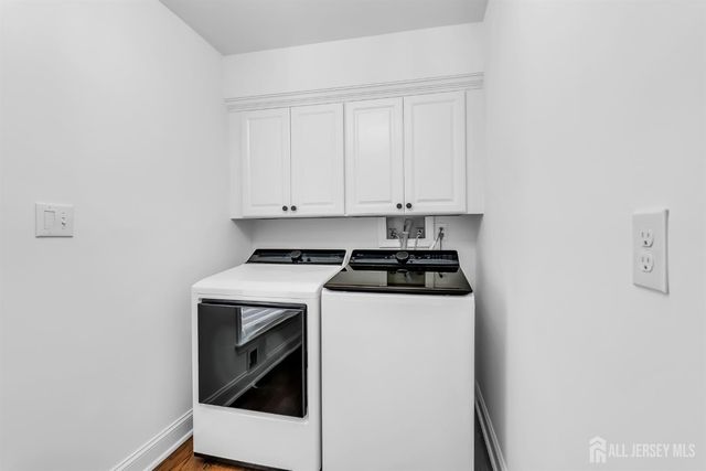 6 Deep Wood Lane, Colts Neck, NJ 07722