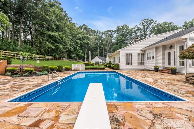 6 Deep Wood Lane, Colts Neck, NJ 07722