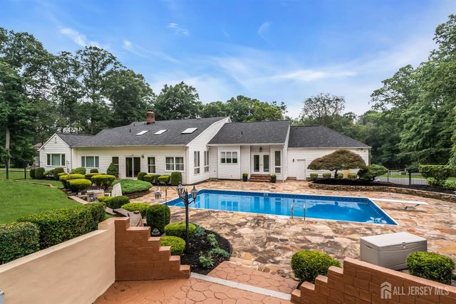 6 Deep Wood Lane, Colts Neck, NJ 07722