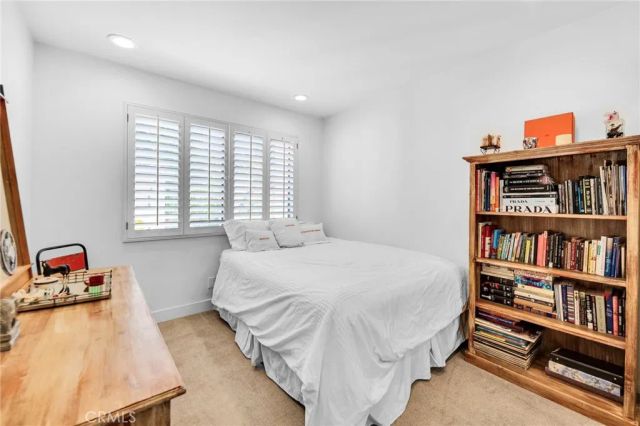 21900 Marylee Street 288, Woodland Hills, CA 91367
