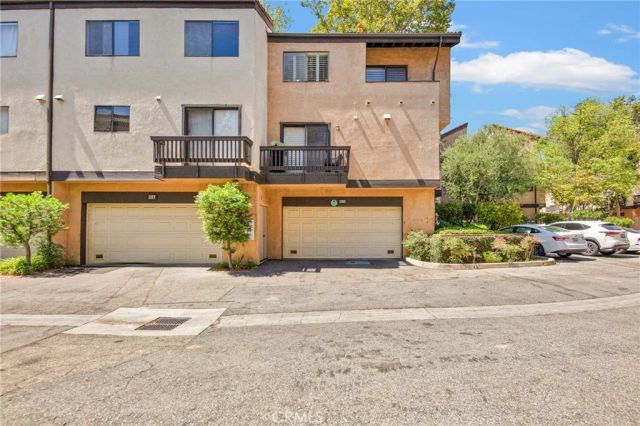 21900 Marylee Street 288, Woodland Hills, CA 91367